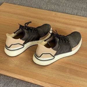 Men’s 10.5 Adidas Ultraboost || Clean, versatile Tan/Black/White color combo